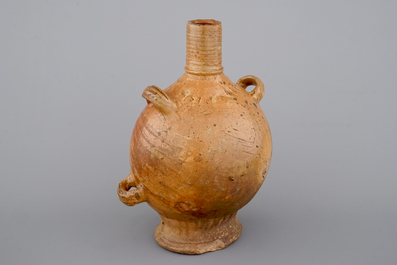 A lot of 3 saltglazed stoneware jugs incl. a Raeren pilgrim's flask or gourd, 17th and 19th C.